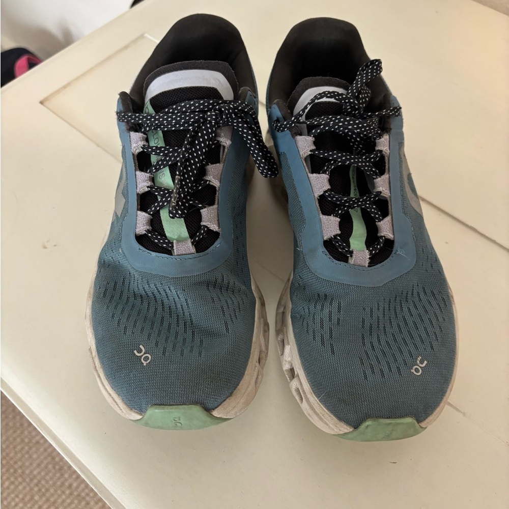 Women’s ON Cloud DUST/VAPOR CLOUDMONSTER